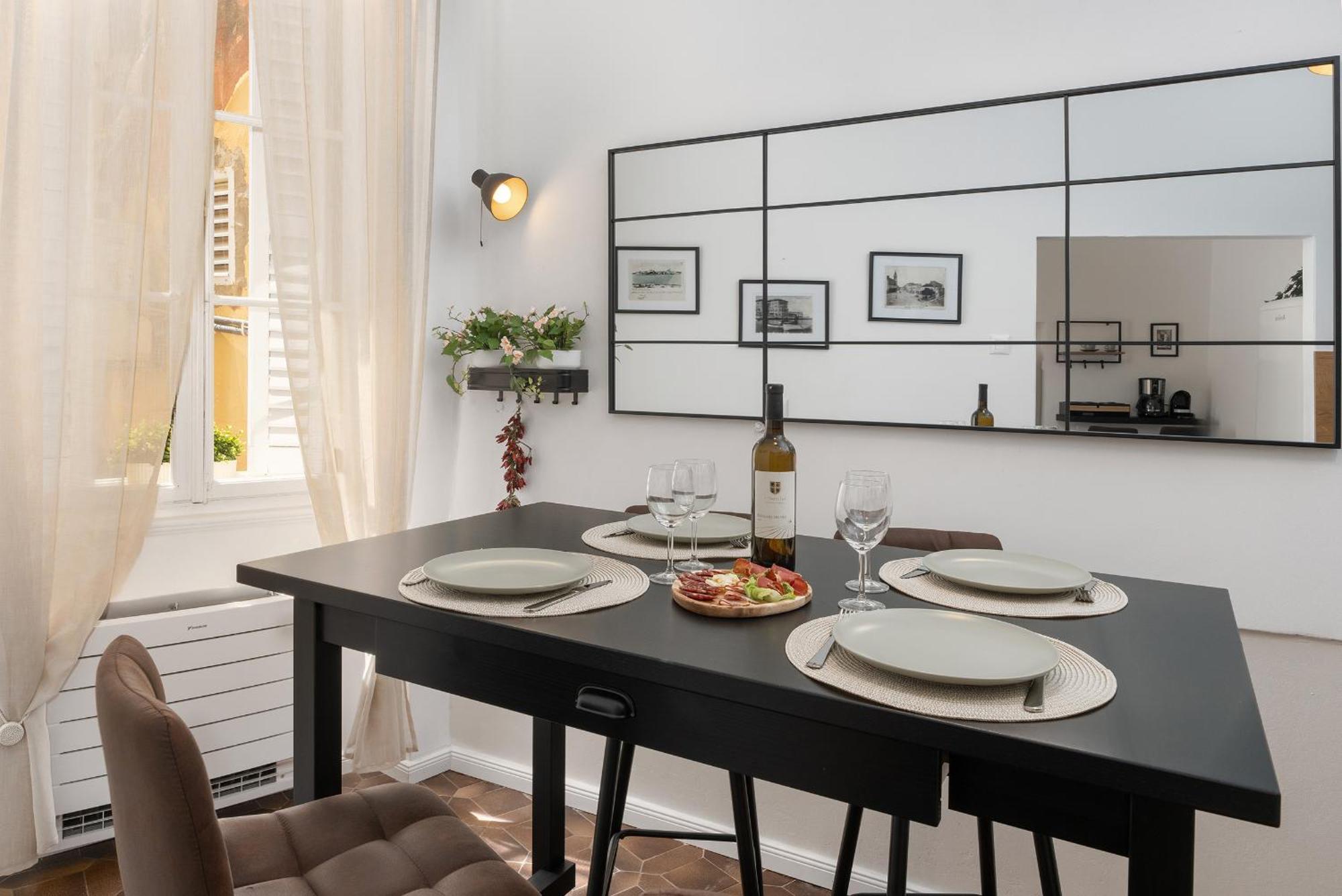 Romeo And Juliet Apartment With Balcony And Sea View ポレッチ エクステリア 写真