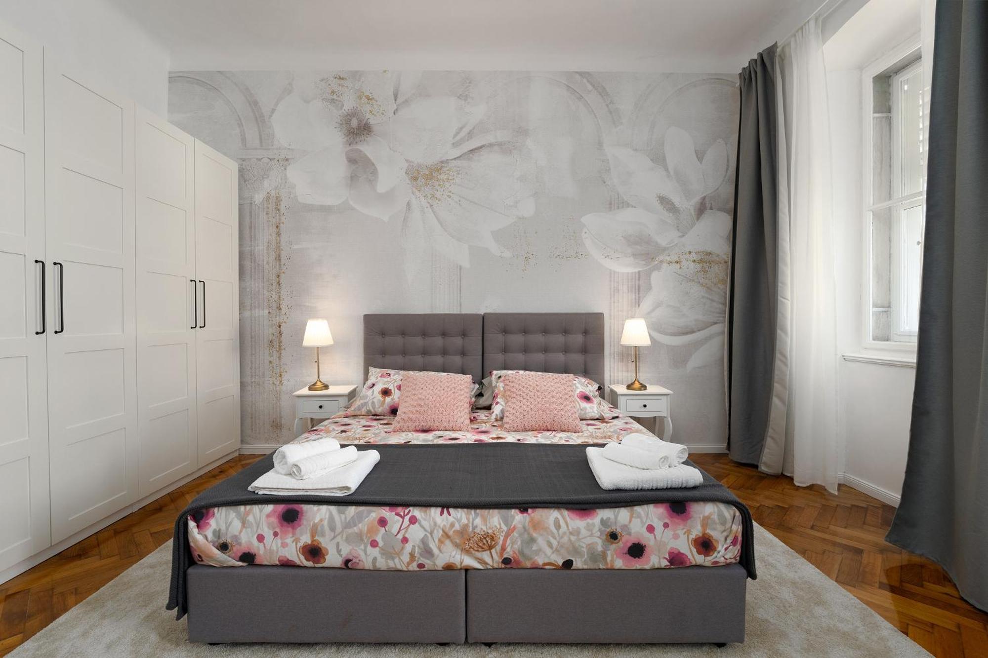 Romeo And Juliet Apartment With Balcony And Sea View ポレッチ エクステリア 写真